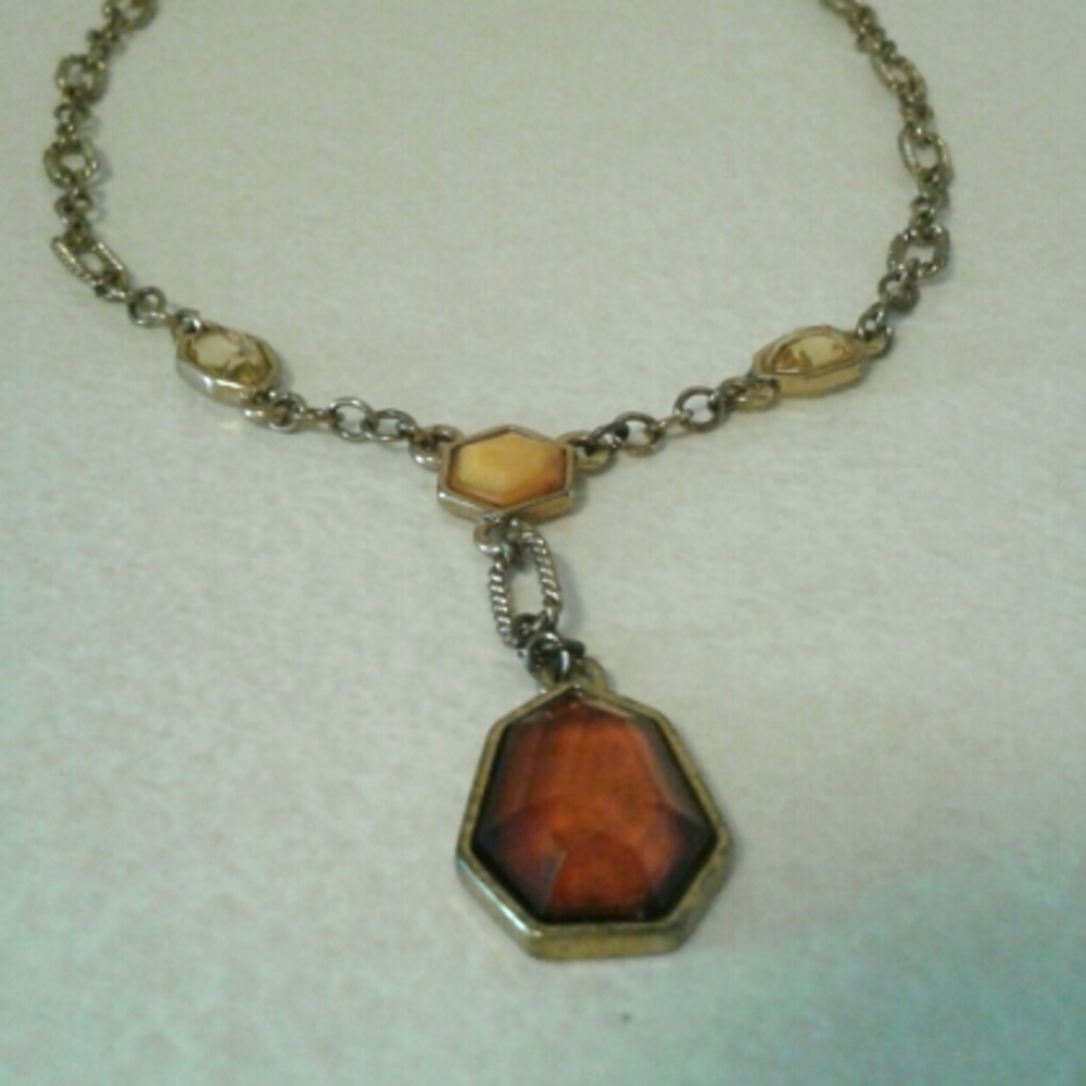 VINTAGE AVON DROP NECKLACE